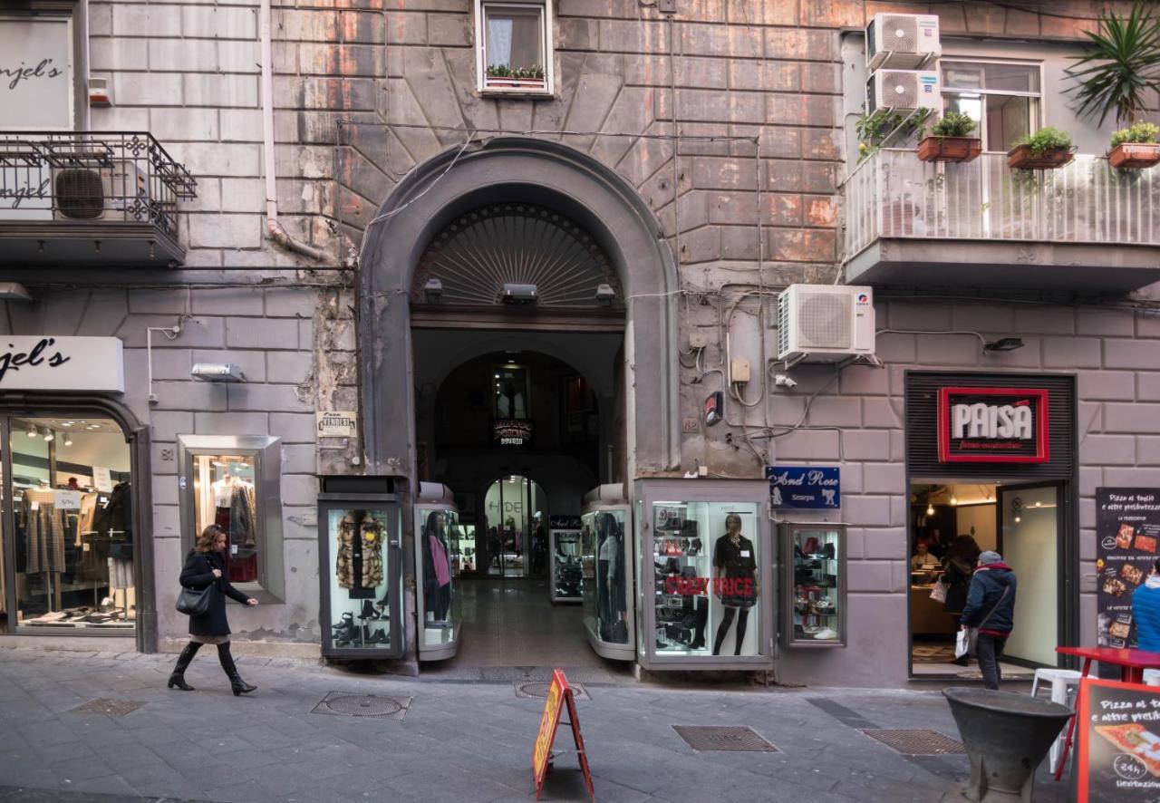 La Residenza Napoli Short Let Monolocale Standard Via Chiaia 82 Napoli Nápoles Exterior foto